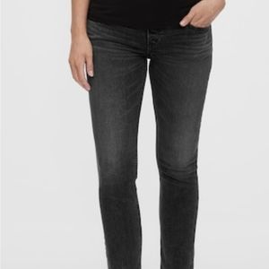 Gap Maternity Jeans in washed black